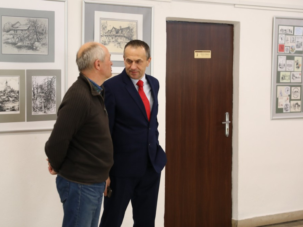 Hrubieszów: Dyskretny urok przemijania... Wernisaż wystawy Alfreda Przybysza [ZDJĘCIA]