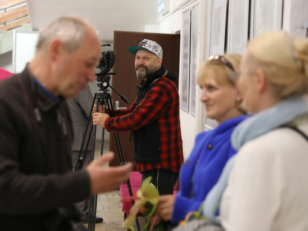 Hrubieszów: Dyskretny urok przemijania... Wernisaż wystawy Alfreda Przybysza [ZDJĘCIA]