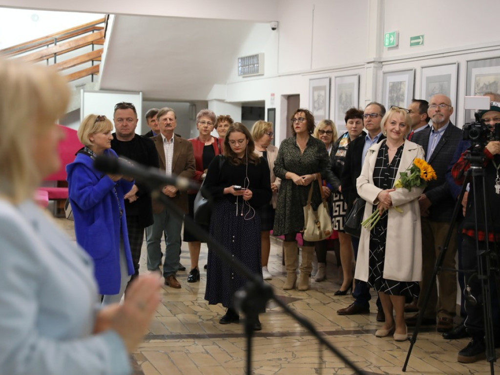 Hrubieszów: Dyskretny urok przemijania... Wernisaż wystawy Alfreda Przybysza [ZDJĘCIA]