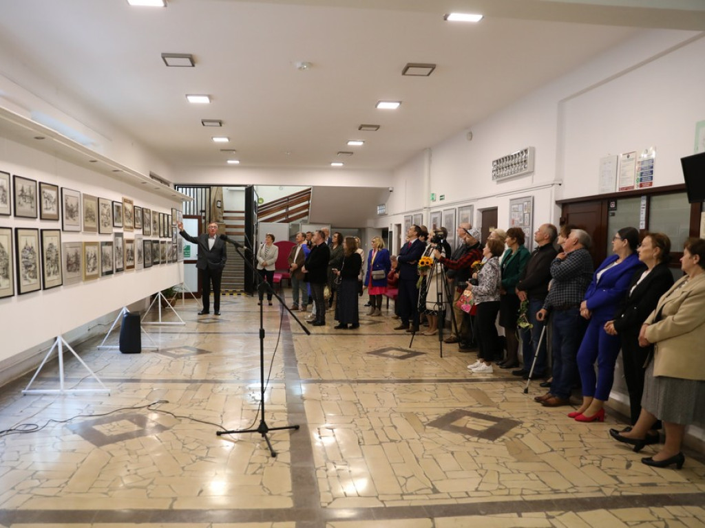 Hrubieszów: Dyskretny urok przemijania... Wernisaż wystawy Alfreda Przybysza [ZDJĘCIA]