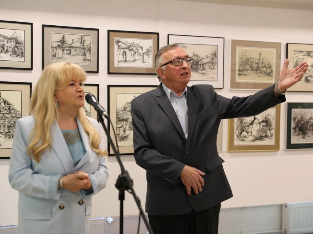 Hrubieszów: Dyskretny urok przemijania... Wernisaż wystawy Alfreda Przybysza [ZDJĘCIA]