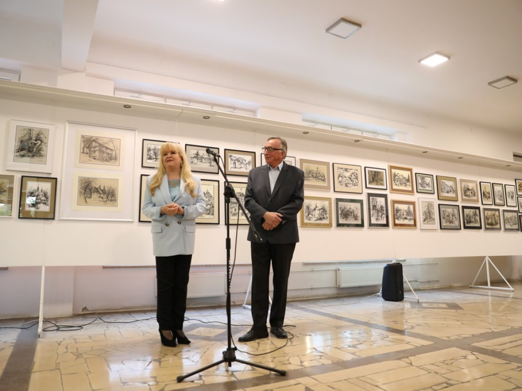 Hrubieszów: Dyskretny urok przemijania... Wernisaż wystawy Alfreda Przybysza [ZDJĘCIA]
