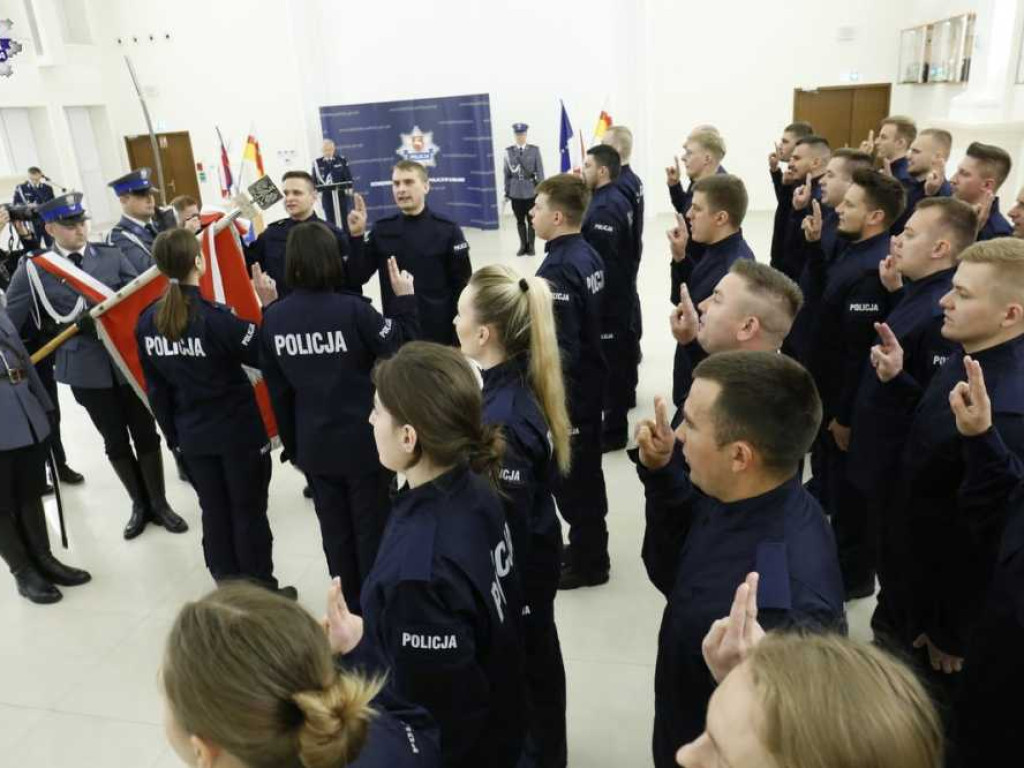 Nowi policjanci. Zasilą również szeregi hrubieszowskiej komendy [ZDJĘCIA]
