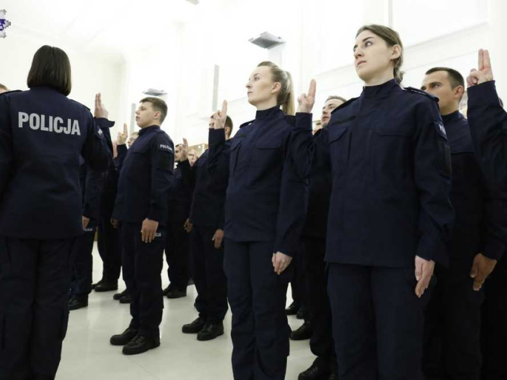 Nowi policjanci. Zasilą również szeregi hrubieszowskiej komendy [ZDJĘCIA]