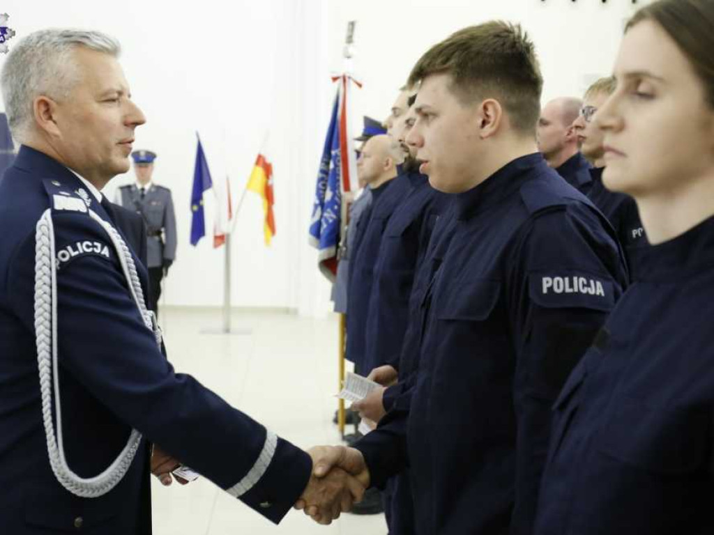 Nowi policjanci. Zasilą również szeregi hrubieszowskiej komendy [ZDJĘCIA]