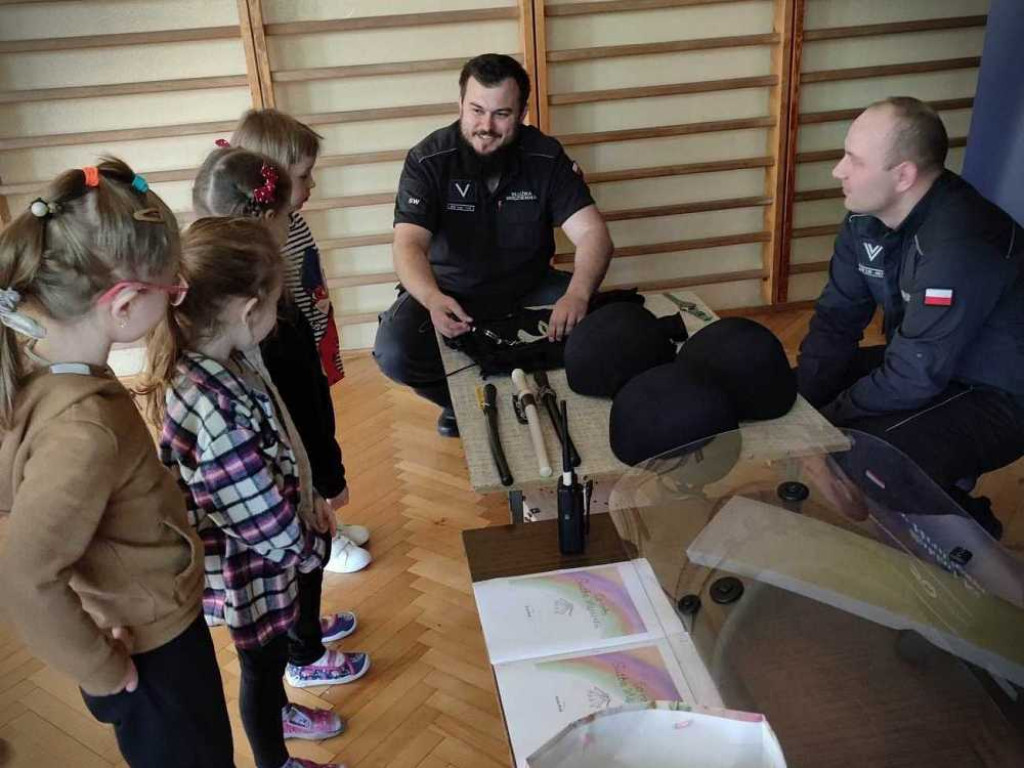 Hrubieszów: Strażnicy u przedszkolaków [ZDJĘCIA]