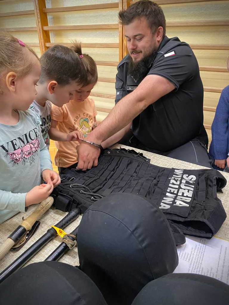 Hrubieszów: Strażnicy u przedszkolaków [ZDJĘCIA]