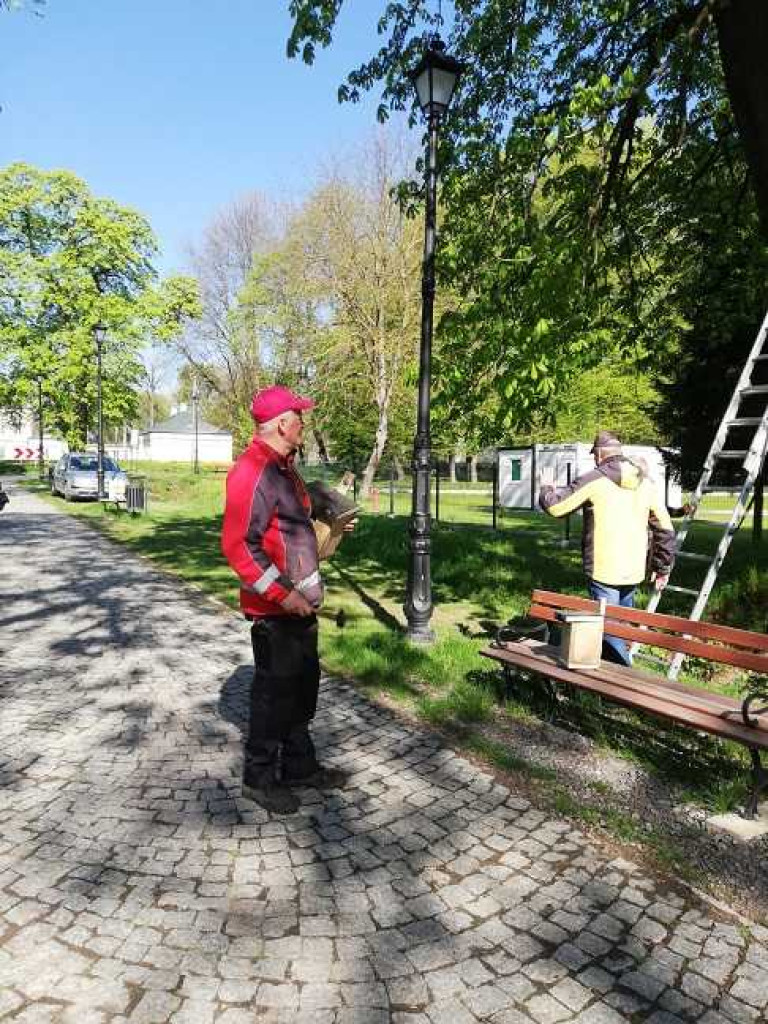 Panowie w czasie wolnym... wykonali budki dla ptaków [ZDJĘCIA]