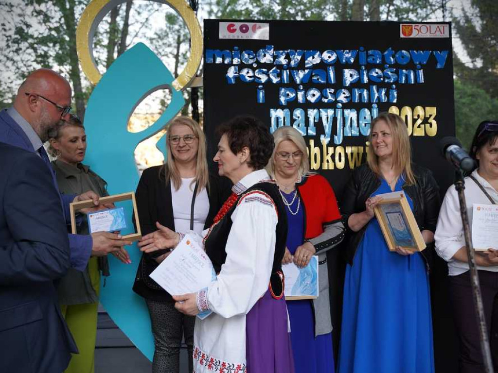 Za nami XI Międzypowiatowy Festiwal Pieśni i Piosenki Maryjnej [ZDJĘCIA]