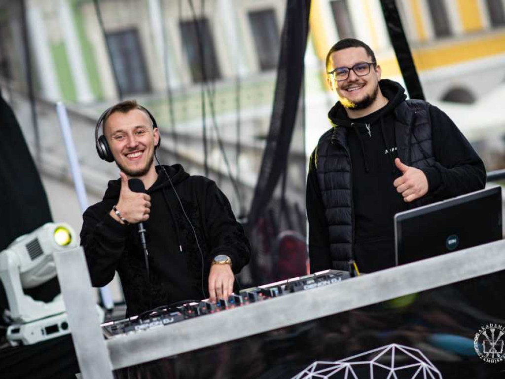 Dawid Kwiatkowski i PlanBe - tak świętowali studenci AZ [ZDJĘCIA]