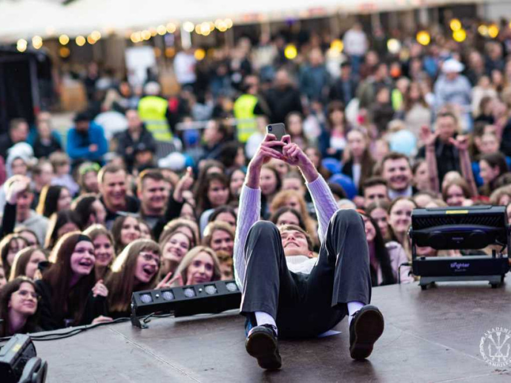 Dawid Kwiatkowski i PlanBe - tak świętowali studenci AZ [ZDJĘCIA]
