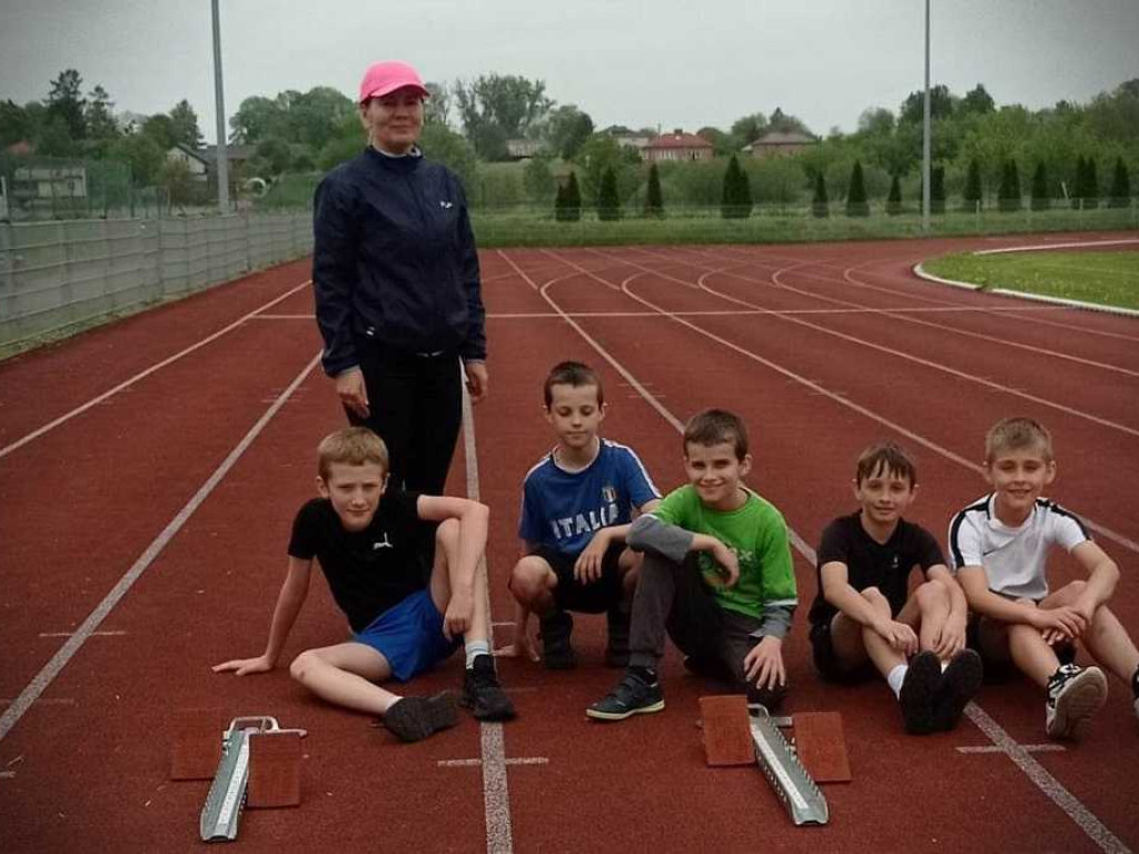 Awans chłopców z SP 1 i SP 2 do finału wojewódzkiego w czwórboju i trójboju la