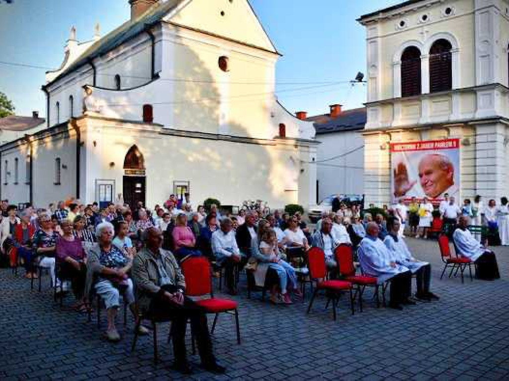 Hrubieszów: Majówka przy kościele Św. Mikołaja [ZDJĘCIA]