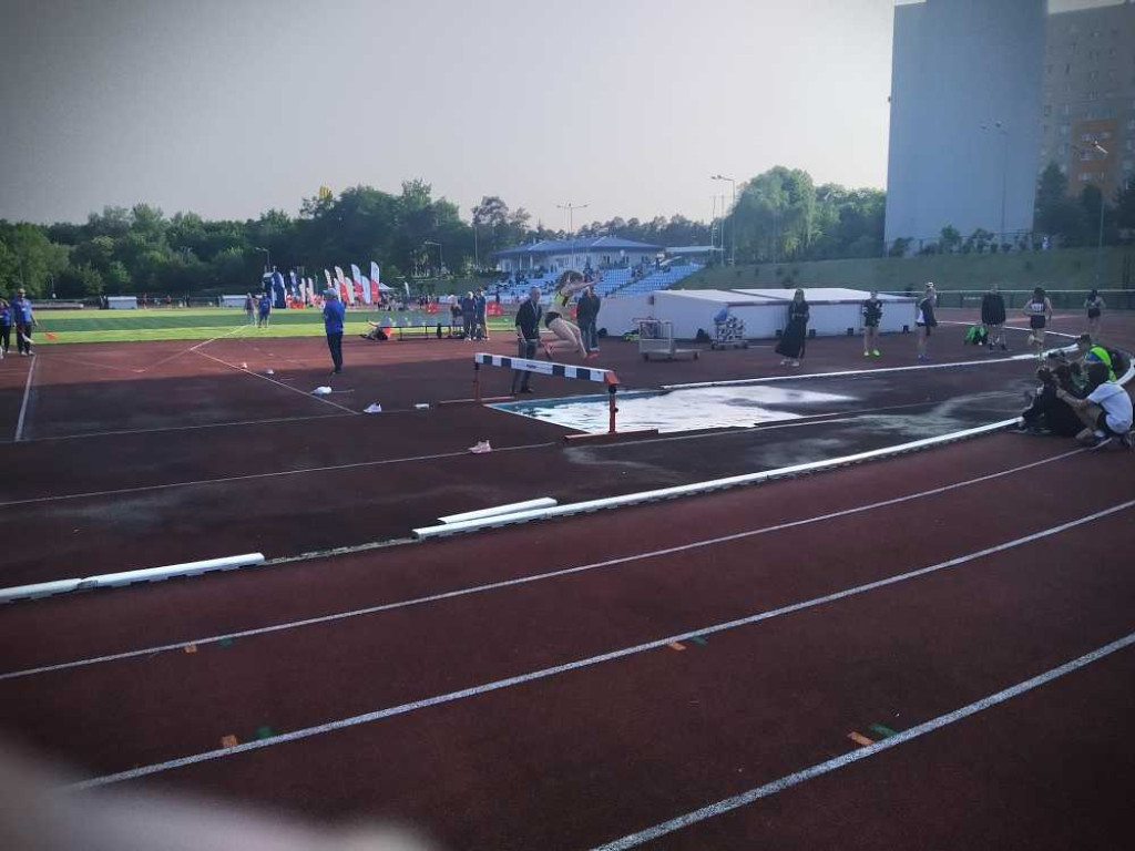 Skuteczne starty lekkoatletów Unii Hrubieszów. Jan Śmietanka z szansą na start w Mistrzostwach Europy Juniorów! [ZDJĘCIA]