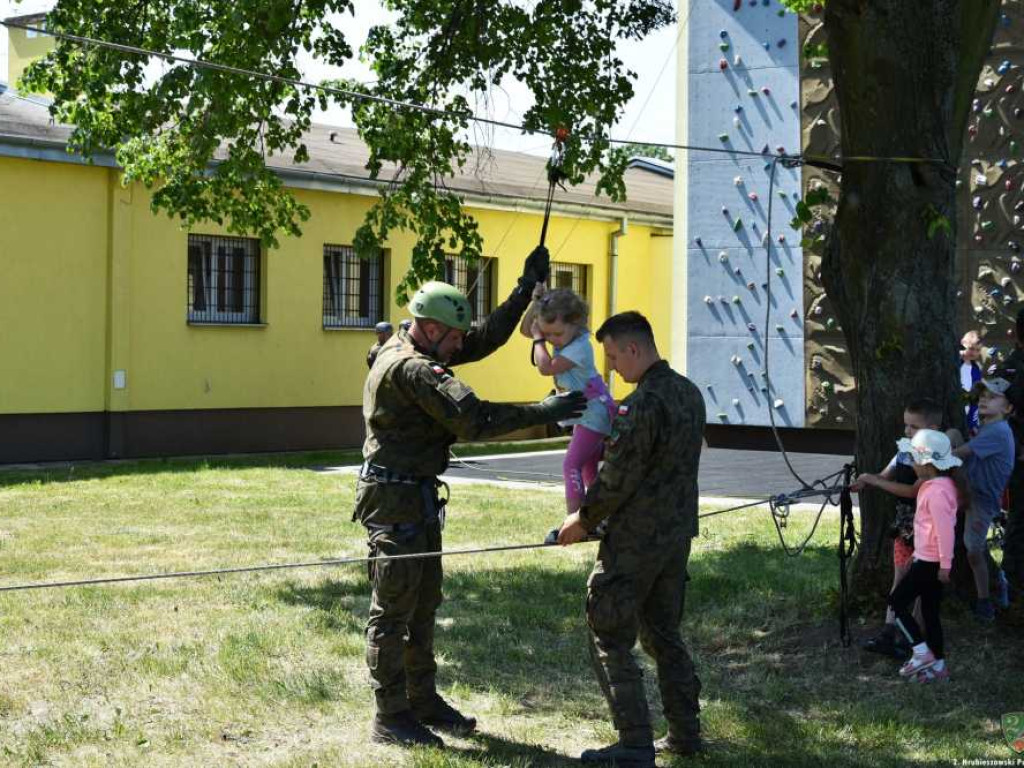 Hrubieszów: Koszary odwiedziło ponad 1000 osób [ZDJĘCIA, WIDEO]