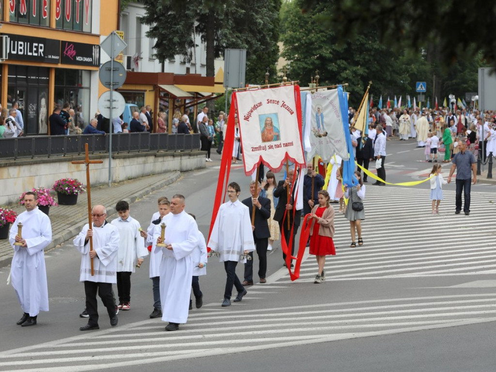 Hrubieszów: Procesja Bożego Ciała w parafiach św. Mikołaja i św. Stanisława Kostki [ZDJĘCIA]
