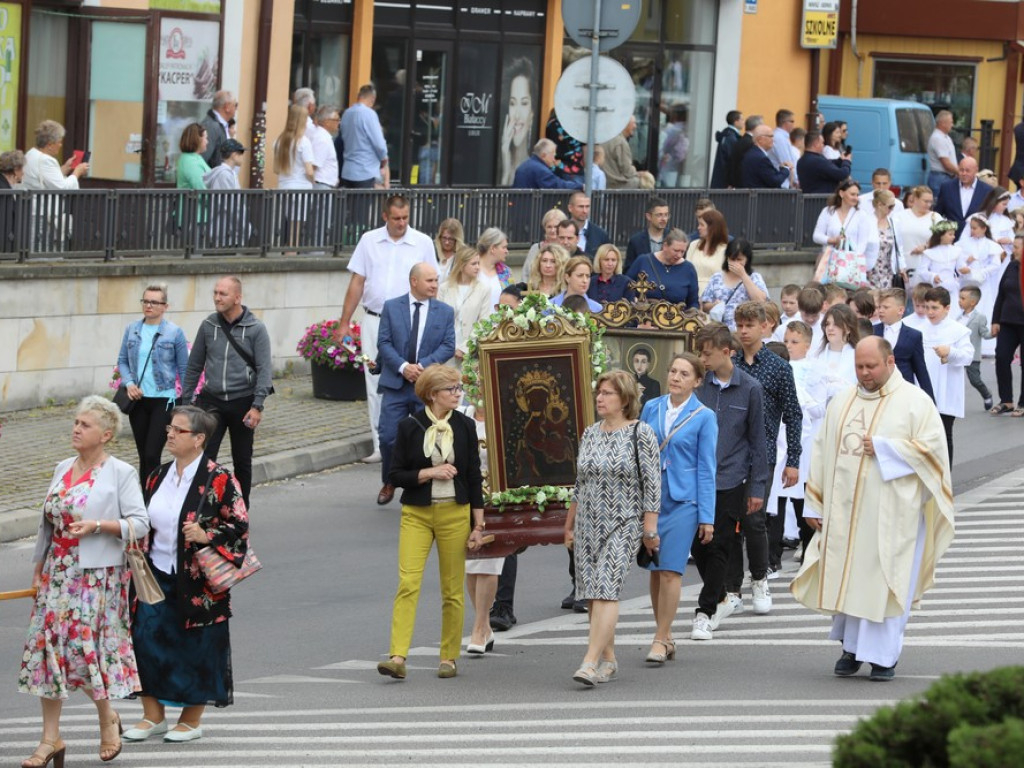 Hrubieszów: Procesja Bożego Ciała w parafiach św. Mikołaja i św. Stanisława Kostki [ZDJĘCIA]