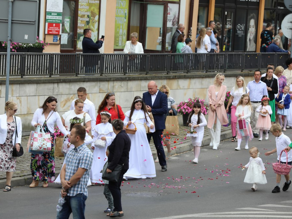 Hrubieszów: Procesja Bożego Ciała w parafiach św. Mikołaja i św. Stanisława Kostki [ZDJĘCIA]