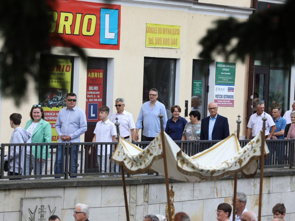 Hrubieszów: Procesja Bożego Ciała w parafiach św. Mikołaja i św. Stanisława Kostki [ZDJĘCIA]