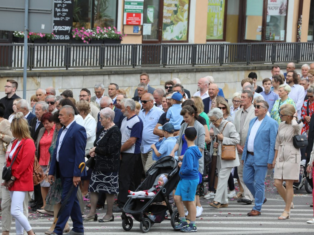 Hrubieszów: Procesja Bożego Ciała w parafiach św. Mikołaja i św. Stanisława Kostki [ZDJĘCIA]