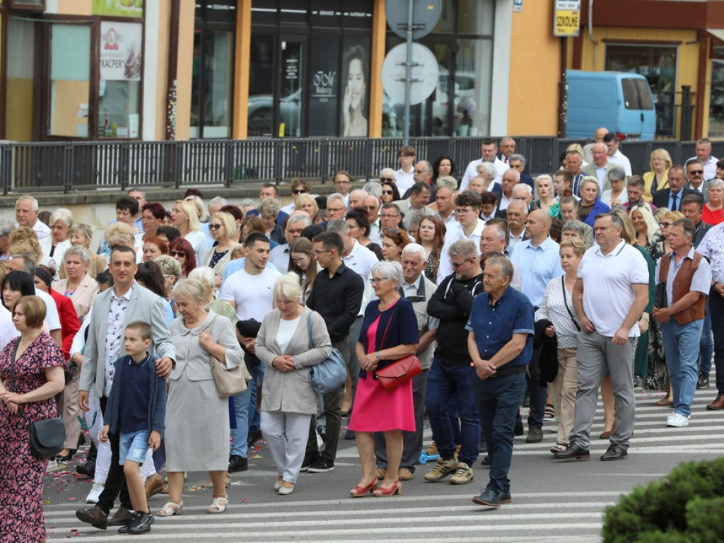 Hrubieszów: Procesja Bożego Ciała w parafiach św. Mikołaja i św. Stanisława Kostki [ZDJĘCIA]