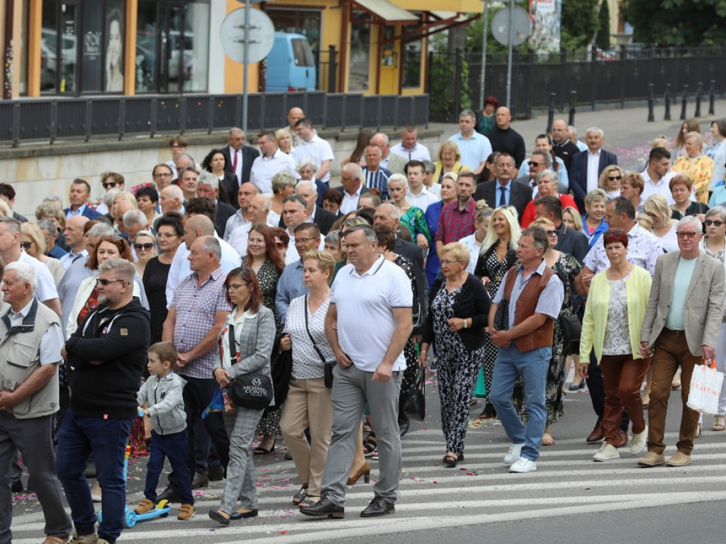 Hrubieszów: Procesja Bożego Ciała w parafiach św. Mikołaja i św. Stanisława Kostki [ZDJĘCIA]