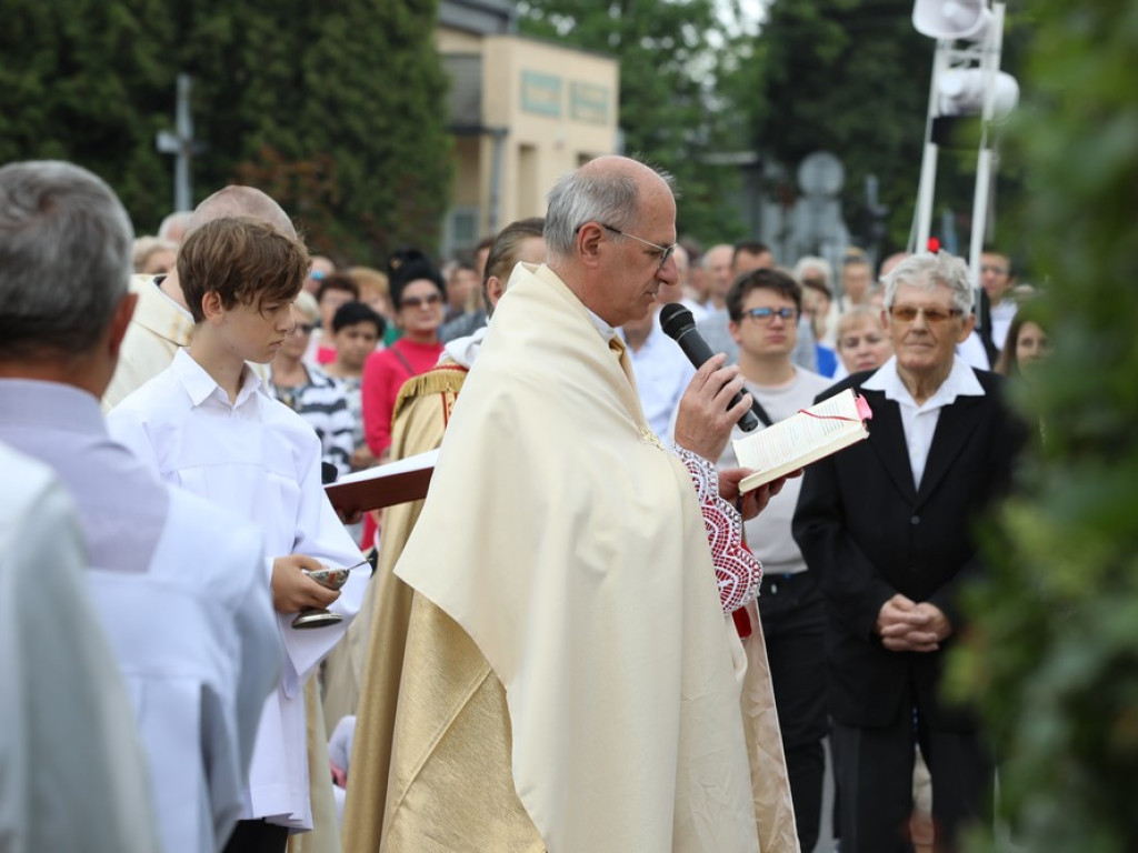 Hrubieszów: Procesja Bożego Ciała w parafiach św. Mikołaja i św. Stanisława Kostki [ZDJĘCIA]