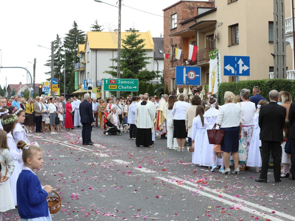 Hrubieszów: Procesja Bożego Ciała w parafiach św. Mikołaja i św. Stanisława Kostki [ZDJĘCIA]