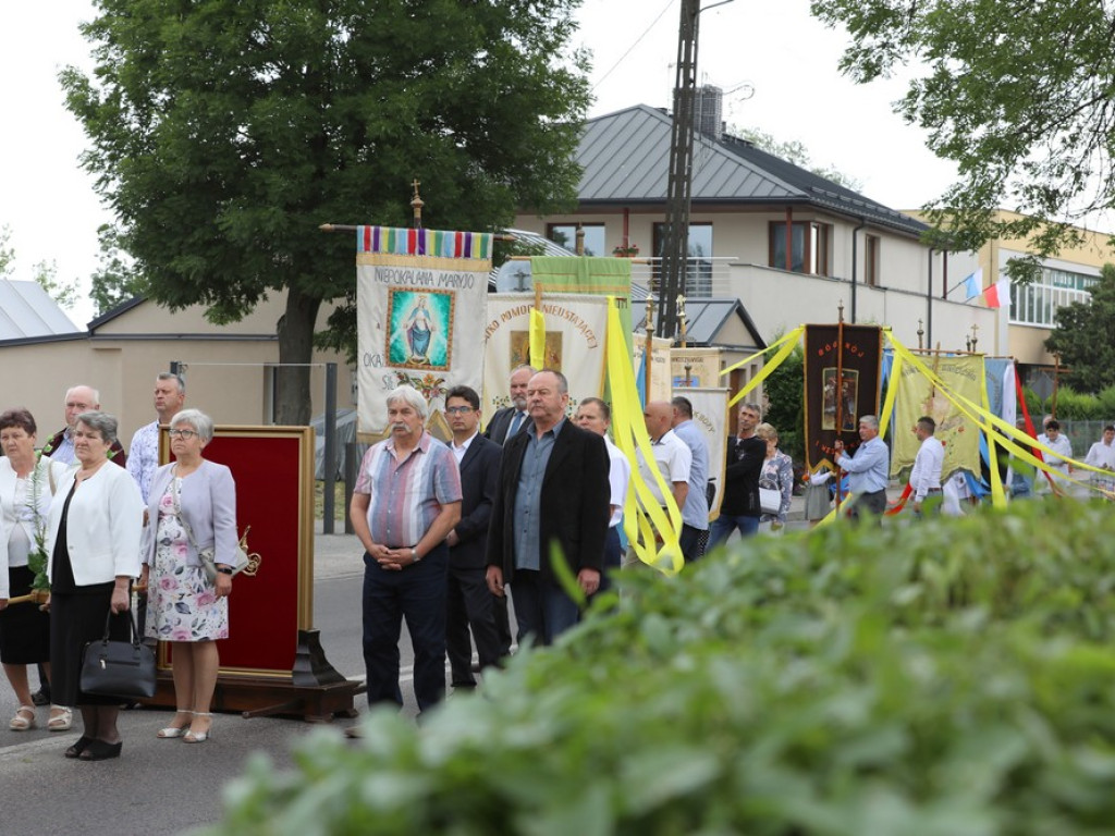 Hrubieszów: Procesja Bożego Ciała w parafiach św. Mikołaja i św. Stanisława Kostki [ZDJĘCIA]
