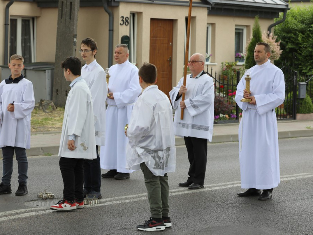 Hrubieszów: Procesja Bożego Ciała w parafiach św. Mikołaja i św. Stanisława Kostki [ZDJĘCIA]