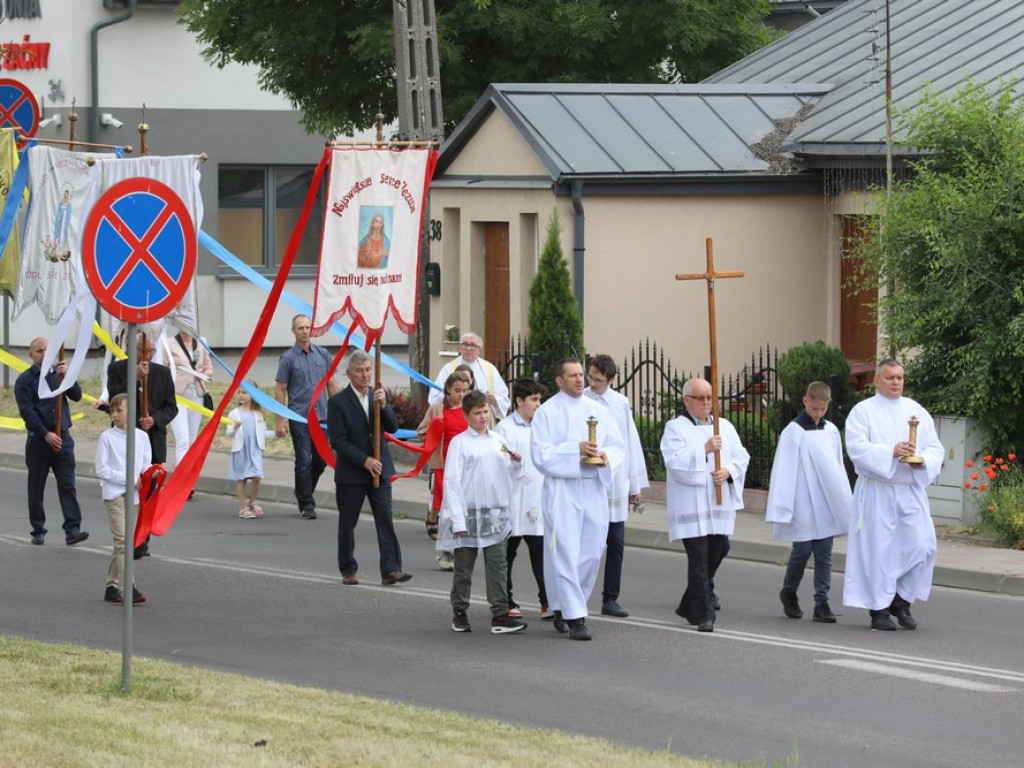 Hrubieszów: Procesja Bożego Ciała w parafiach św. Mikołaja i św. Stanisława Kostki [ZDJĘCIA]