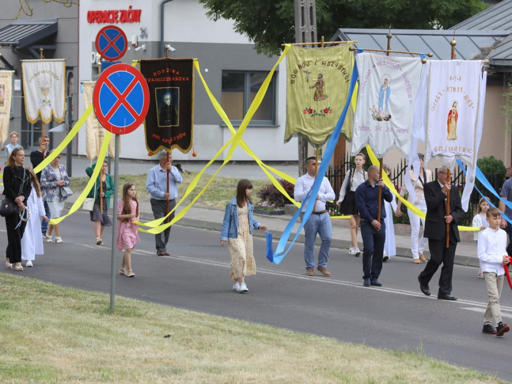 Hrubieszów: Procesja Bożego Ciała w parafiach św. Mikołaja i św. Stanisława Kostki [ZDJĘCIA]