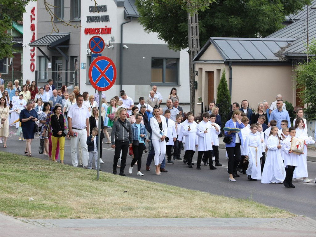 Hrubieszów: Procesja Bożego Ciała w parafiach św. Mikołaja i św. Stanisława Kostki [ZDJĘCIA]