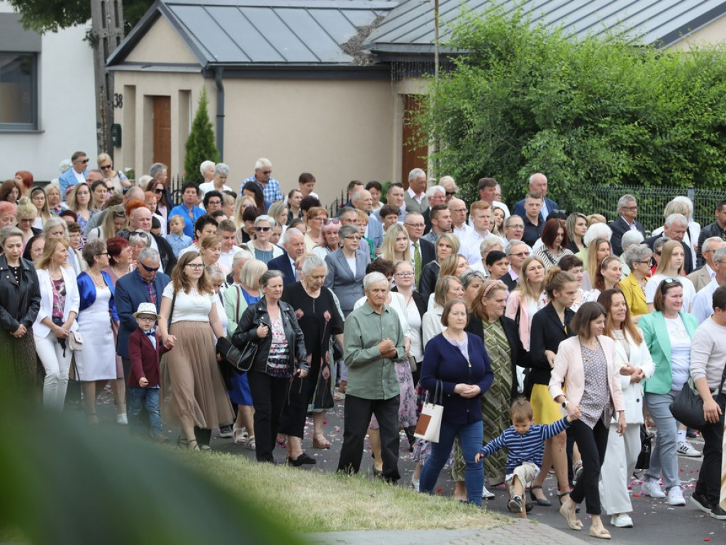 Hrubieszów: Procesja Bożego Ciała w parafiach św. Mikołaja i św. Stanisława Kostki [ZDJĘCIA]