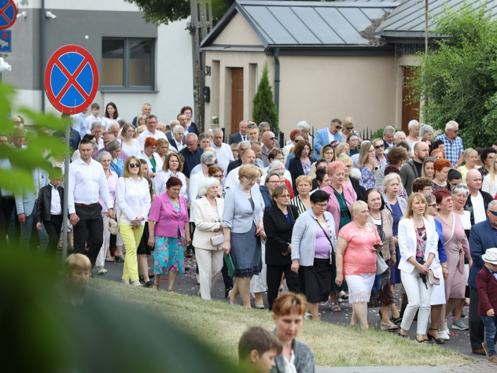 Hrubieszów: Procesja Bożego Ciała w parafiach św. Mikołaja i św. Stanisława Kostki [ZDJĘCIA]