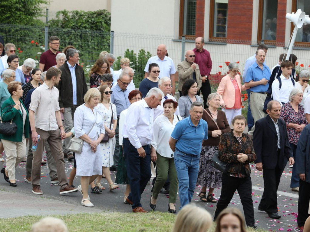 Hrubieszów: Procesja Bożego Ciała w parafiach św. Mikołaja i św. Stanisława Kostki [ZDJĘCIA]