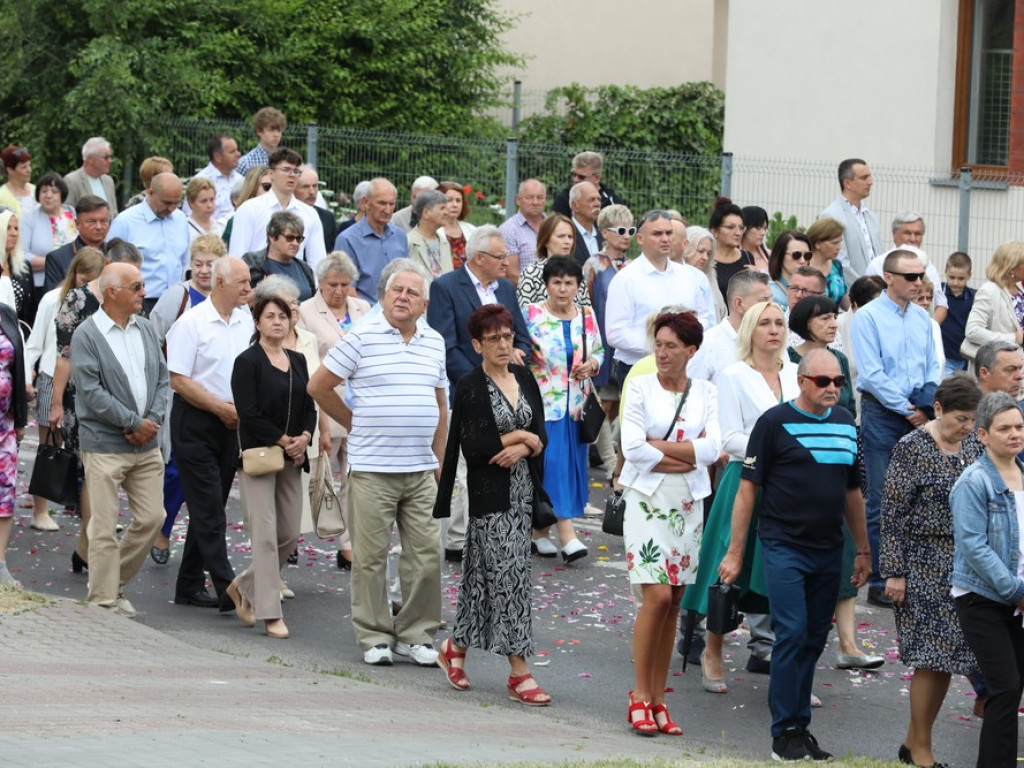 Hrubieszów: Procesja Bożego Ciała w parafiach św. Mikołaja i św. Stanisława Kostki [ZDJĘCIA]