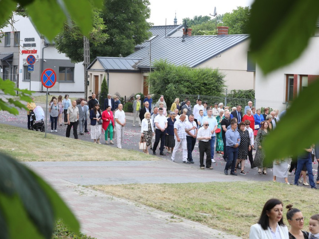Hrubieszów: Procesja Bożego Ciała w parafiach św. Mikołaja i św. Stanisława Kostki [ZDJĘCIA]