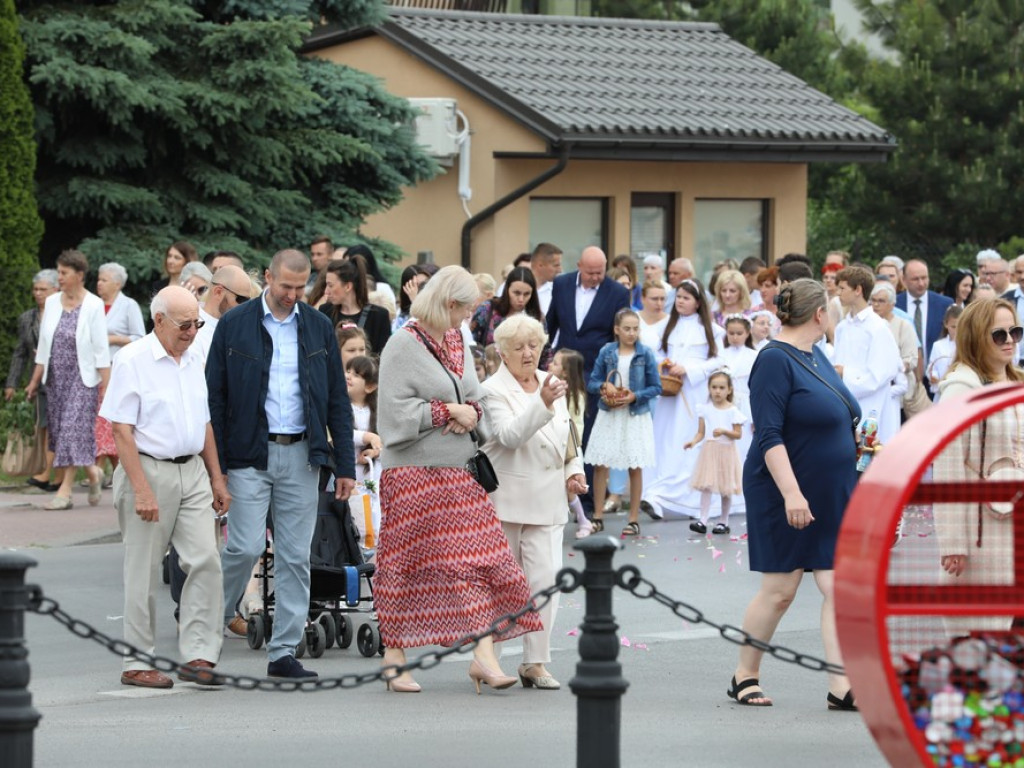 Hrubieszów: Procesja Bożego Ciała w parafiach św. Mikołaja i św. Stanisława Kostki [ZDJĘCIA]