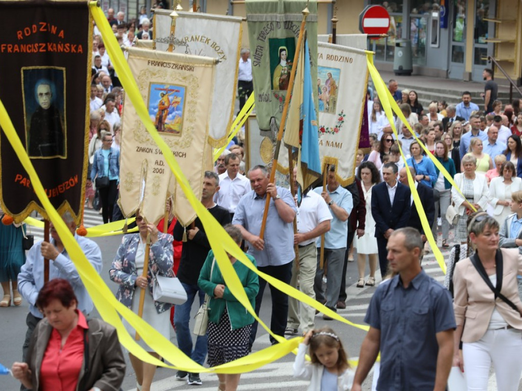 Hrubieszów: Procesja Bożego Ciała w parafiach św. Mikołaja i św. Stanisława Kostki [ZDJĘCIA]