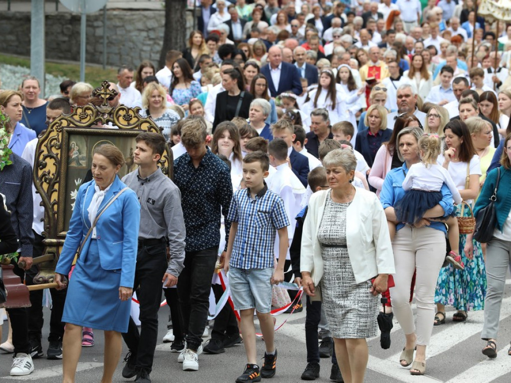 Hrubieszów: Procesja Bożego Ciała w parafiach św. Mikołaja i św. Stanisława Kostki [ZDJĘCIA]