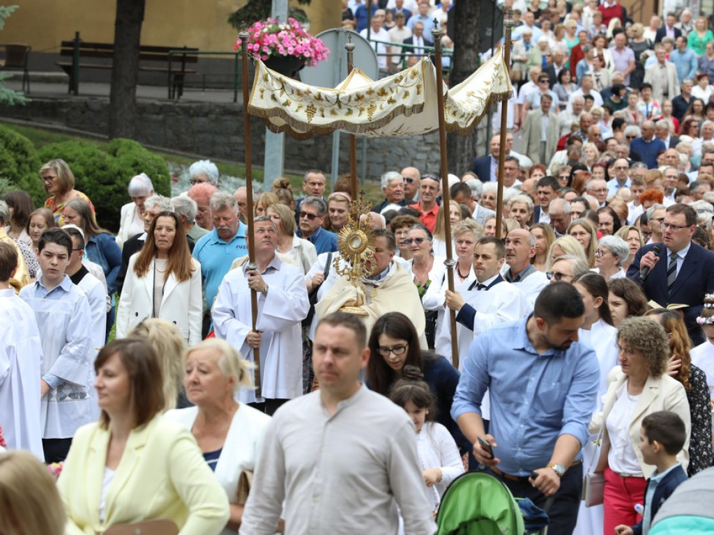 Hrubieszów: Procesja Bożego Ciała w parafiach św. Mikołaja i św. Stanisława Kostki [ZDJĘCIA]