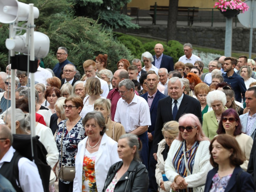 Hrubieszów: Procesja Bożego Ciała w parafiach św. Mikołaja i św. Stanisława Kostki [ZDJĘCIA]