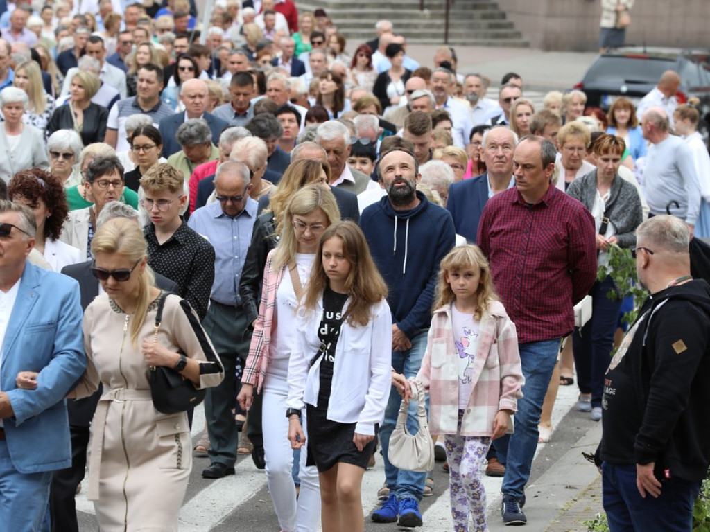 Hrubieszów: Procesja Bożego Ciała w parafiach św. Mikołaja i św. Stanisława Kostki [ZDJĘCIA]