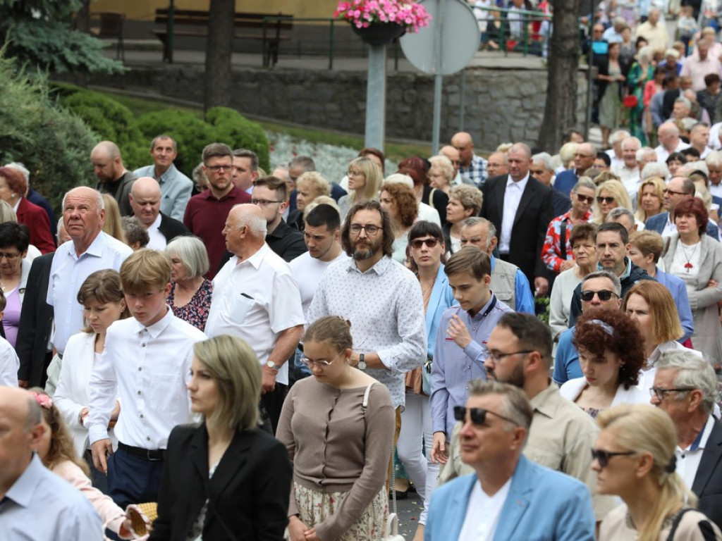 Hrubieszów: Procesja Bożego Ciała w parafiach św. Mikołaja i św. Stanisława Kostki [ZDJĘCIA]