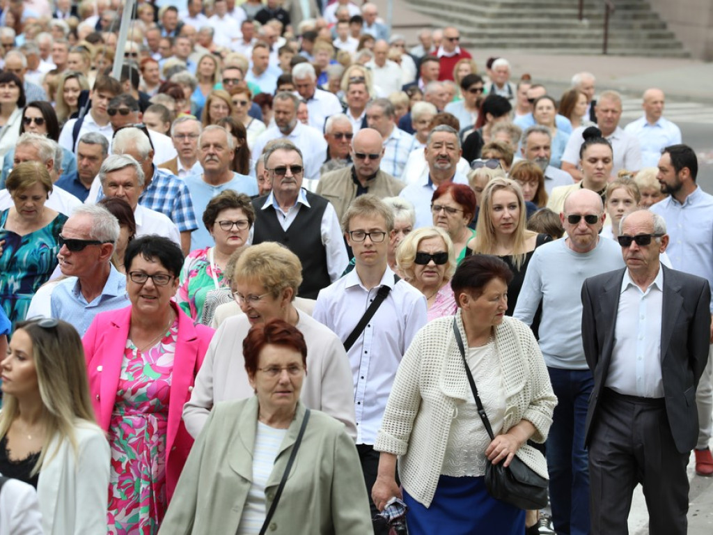 Hrubieszów: Procesja Bożego Ciała w parafiach św. Mikołaja i św. Stanisława Kostki [ZDJĘCIA]