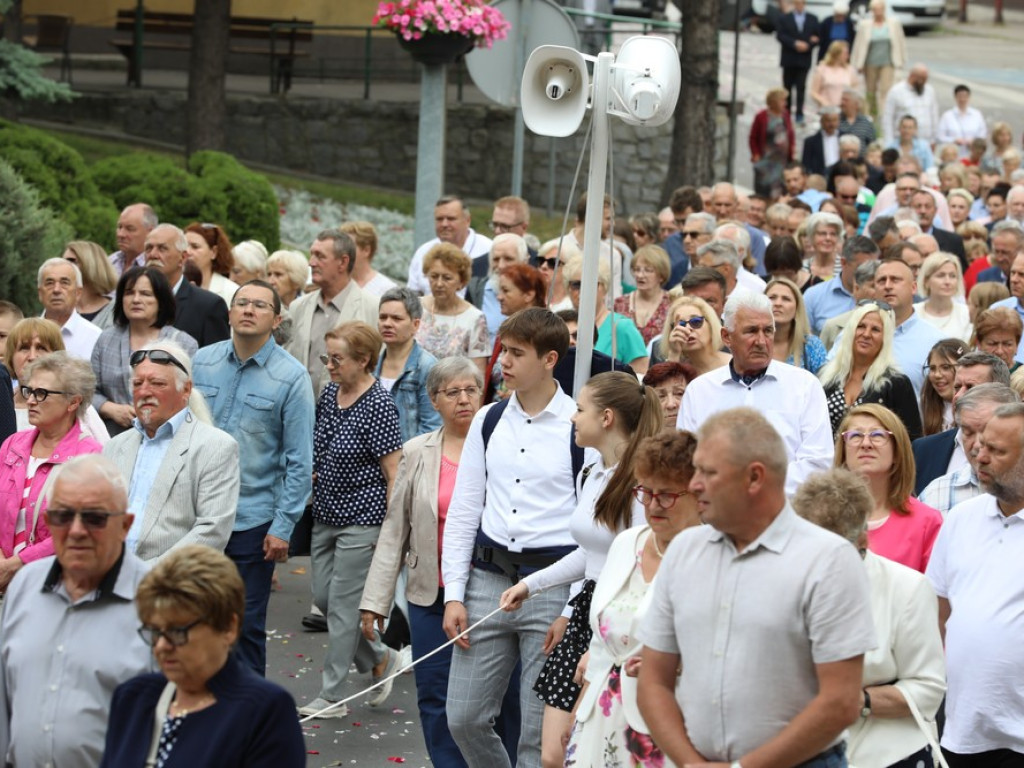 Hrubieszów: Procesja Bożego Ciała w parafiach św. Mikołaja i św. Stanisława Kostki [ZDJĘCIA]
