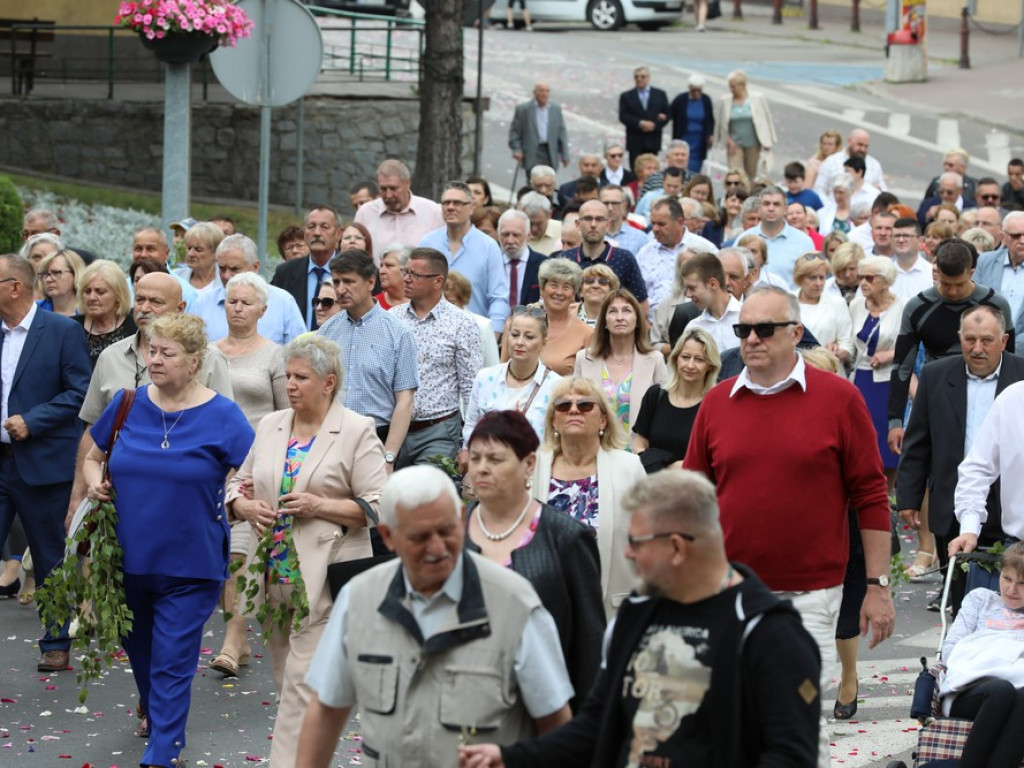 Hrubieszów: Procesja Bożego Ciała w parafiach św. Mikołaja i św. Stanisława Kostki [ZDJĘCIA]