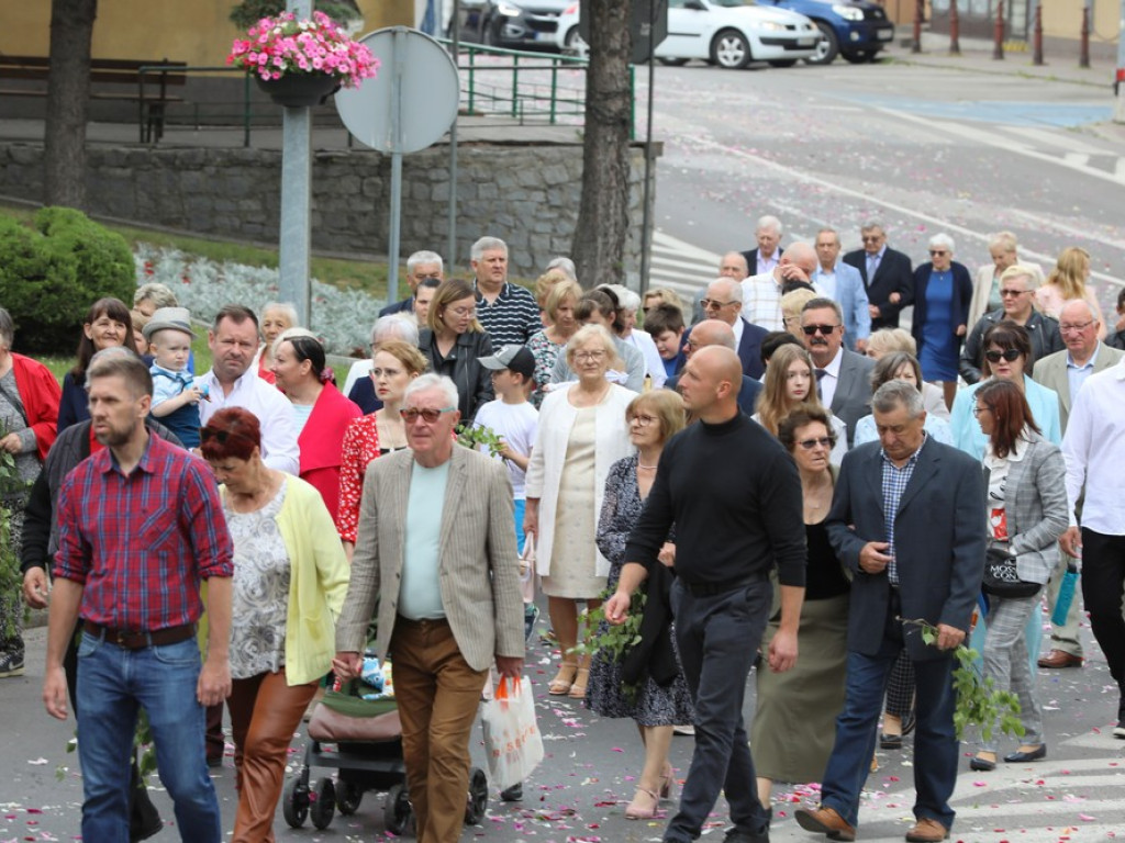 Hrubieszów: Procesja Bożego Ciała w parafiach św. Mikołaja i św. Stanisława Kostki [ZDJĘCIA]