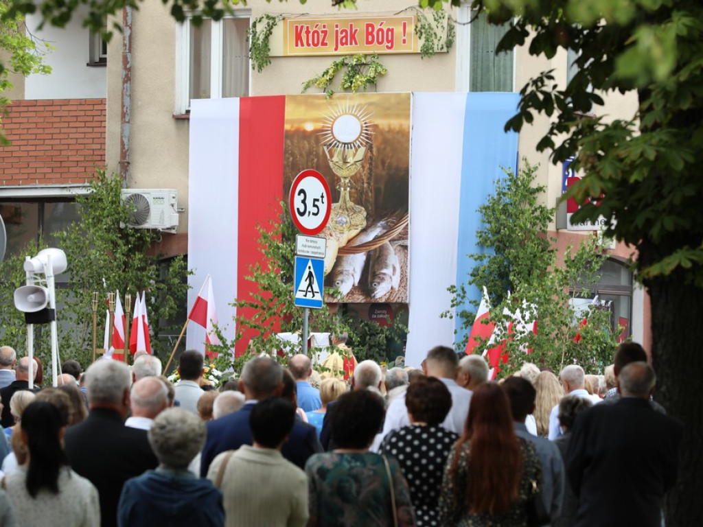 Hrubieszów: Procesja Bożego Ciała w parafiach św. Mikołaja i św. Stanisława Kostki [ZDJĘCIA]